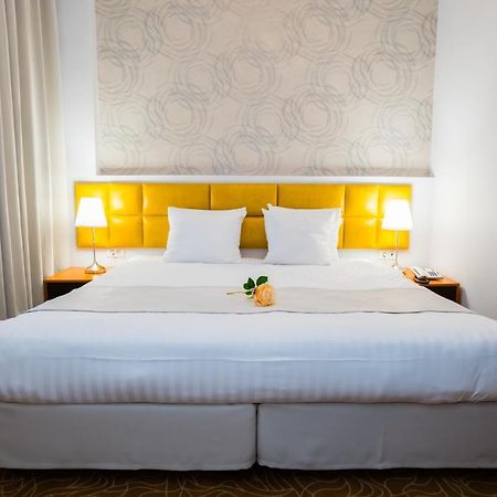 Best Western Hotel Lev Or I Бухарест Экстерьер фото
