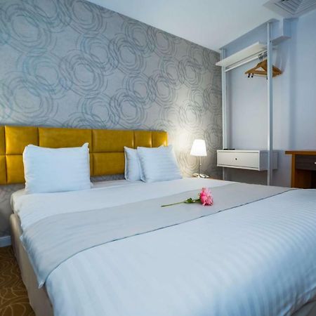 Best Western Hotel Lev Or I Бухарест Экстерьер фото