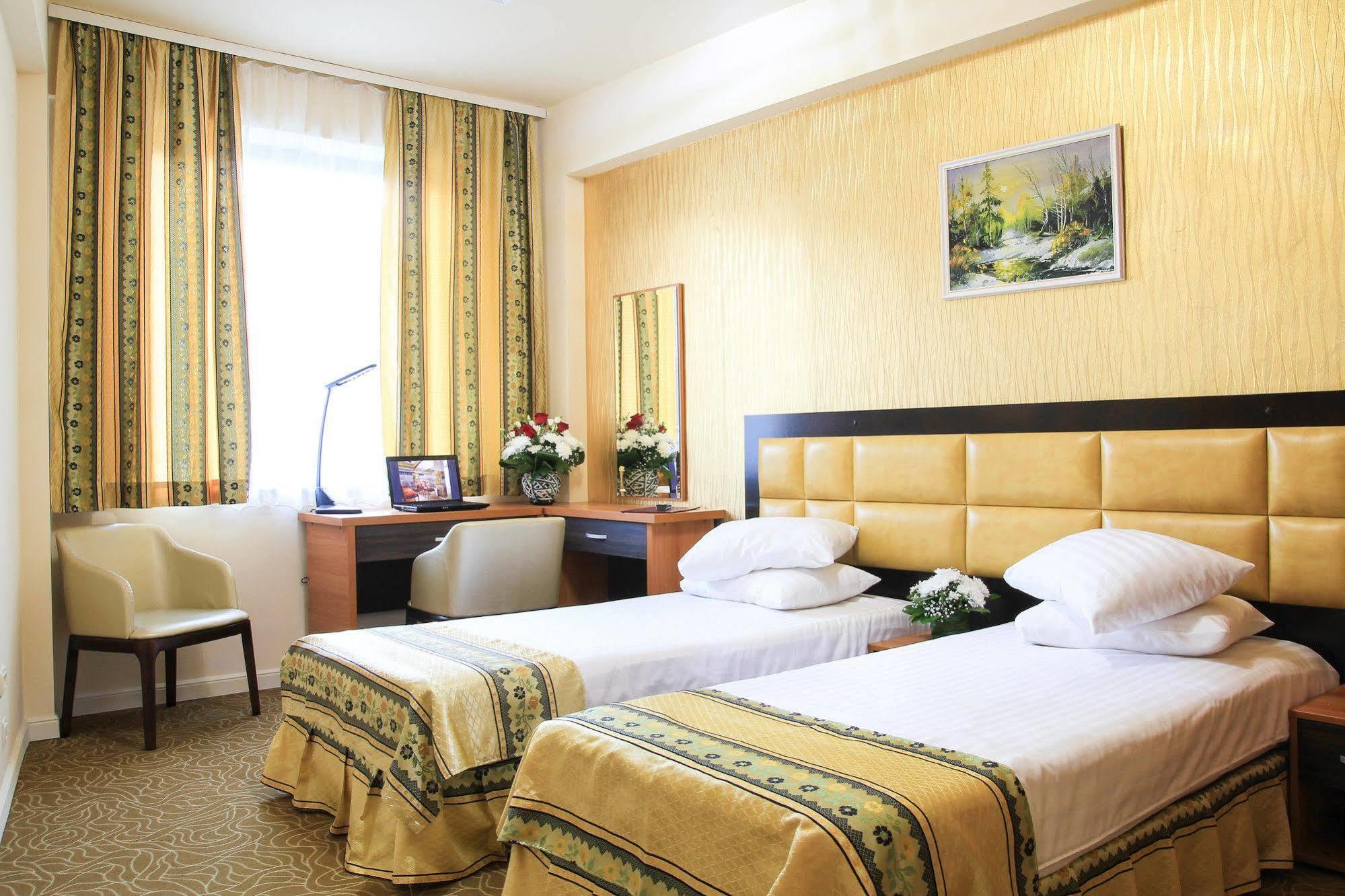 Best Western Hotel Lev Or I Бухарест Экстерьер фото