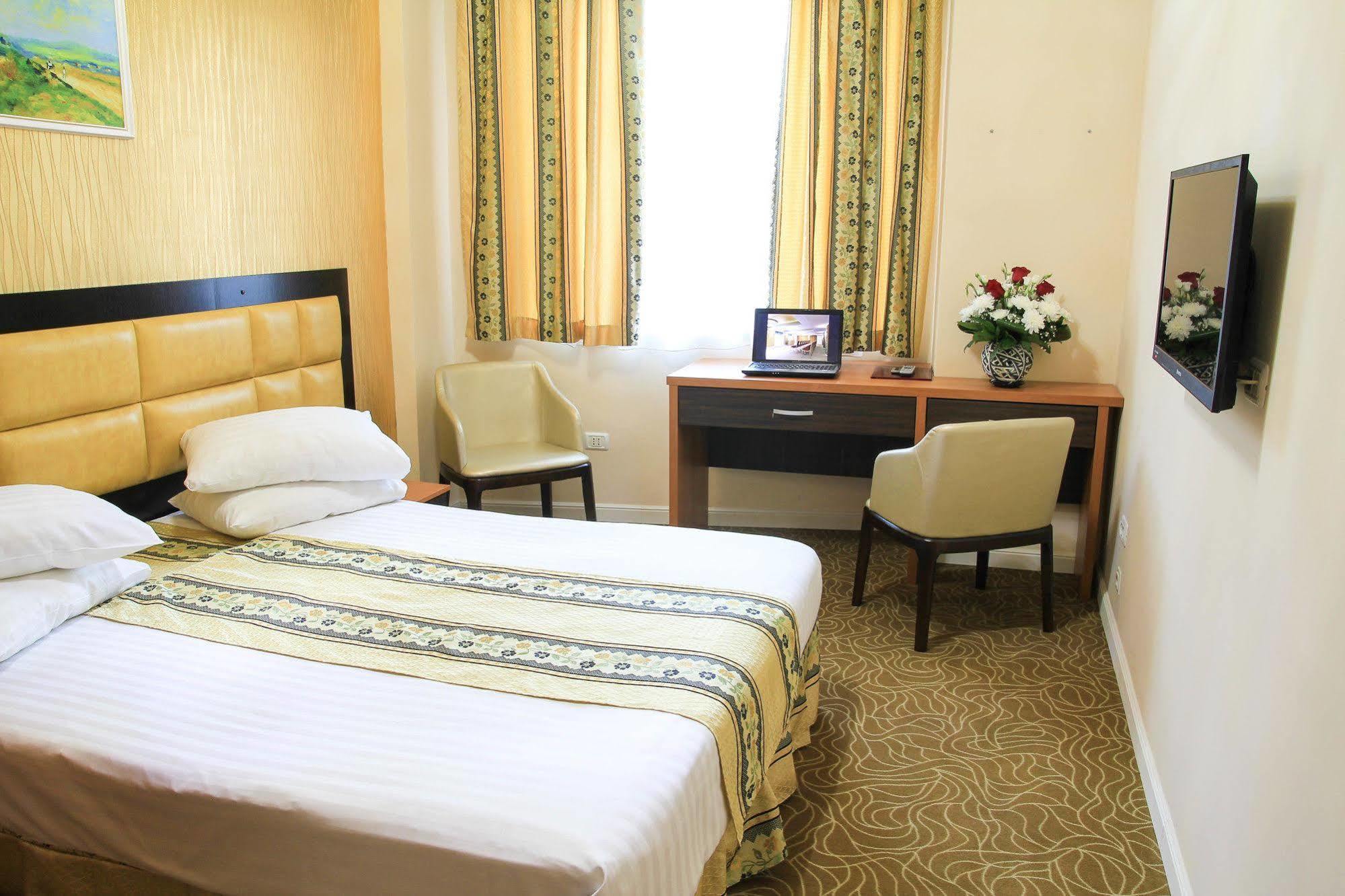 Best Western Hotel Lev Or I Бухарест Экстерьер фото