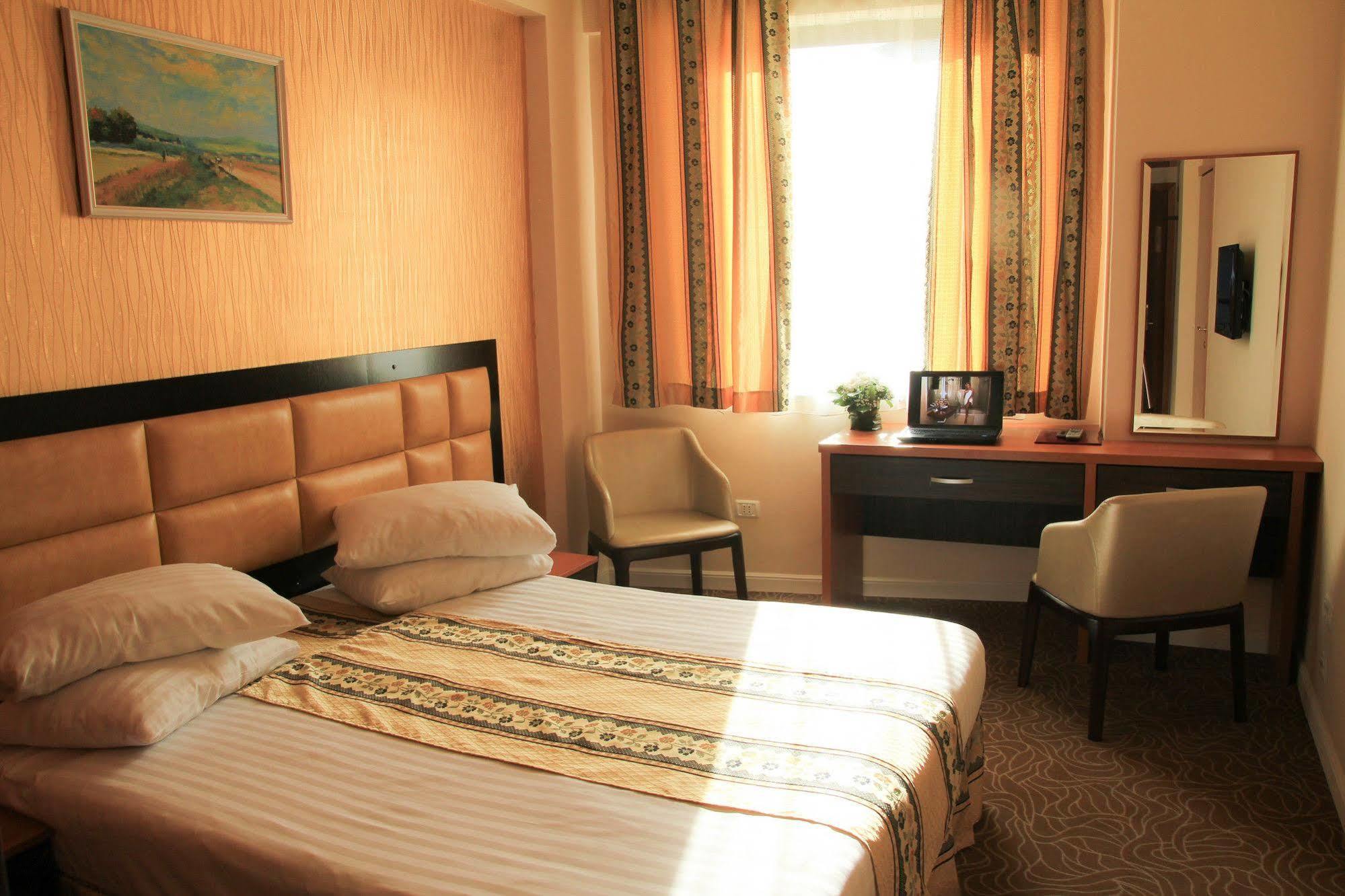 Best Western Hotel Lev Or I Бухарест Экстерьер фото