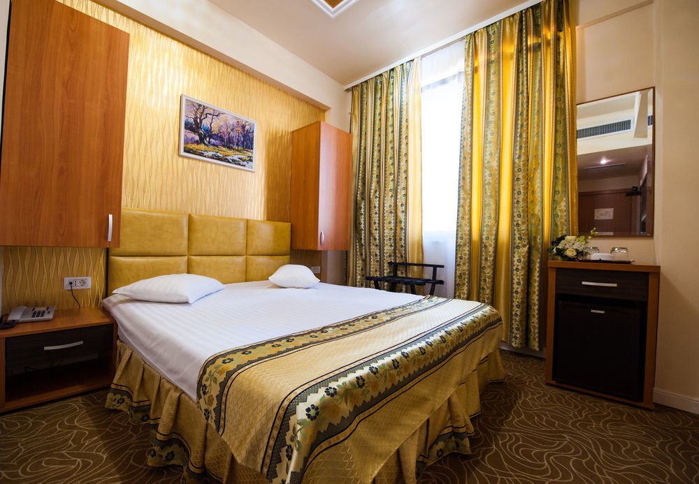 Best Western Hotel Lev Or I Бухарест Экстерьер фото