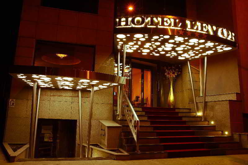 Best Western Hotel Lev Or I Бухарест Экстерьер фото